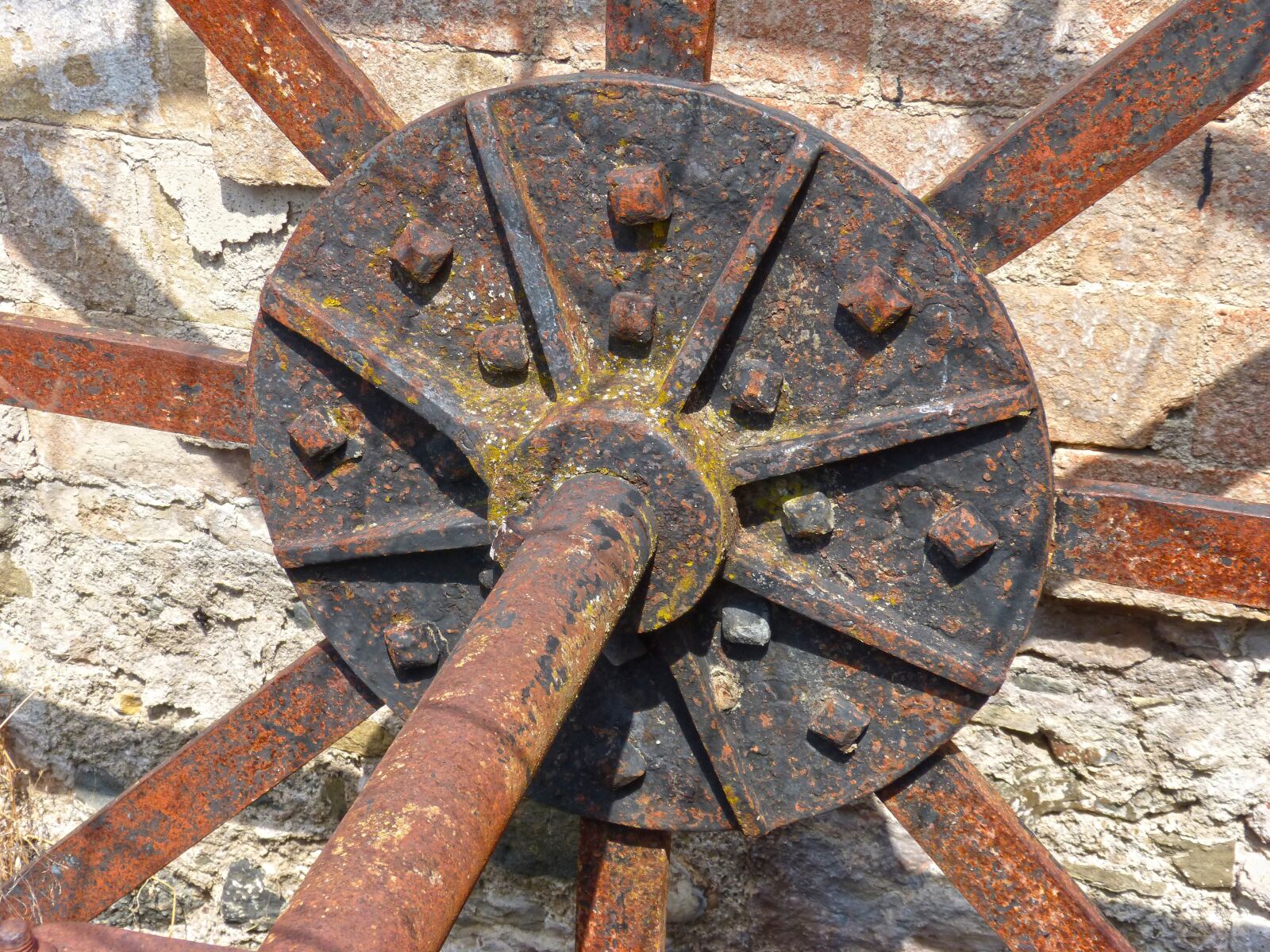 Panasonic DMC-FZ62 sample photo. Wheel, noria, mechanism photography