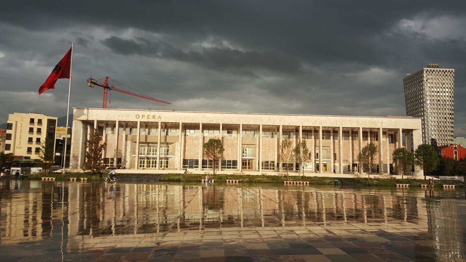 Samsung Galaxy Note5 sample photo. Opera building, tirane, center photography