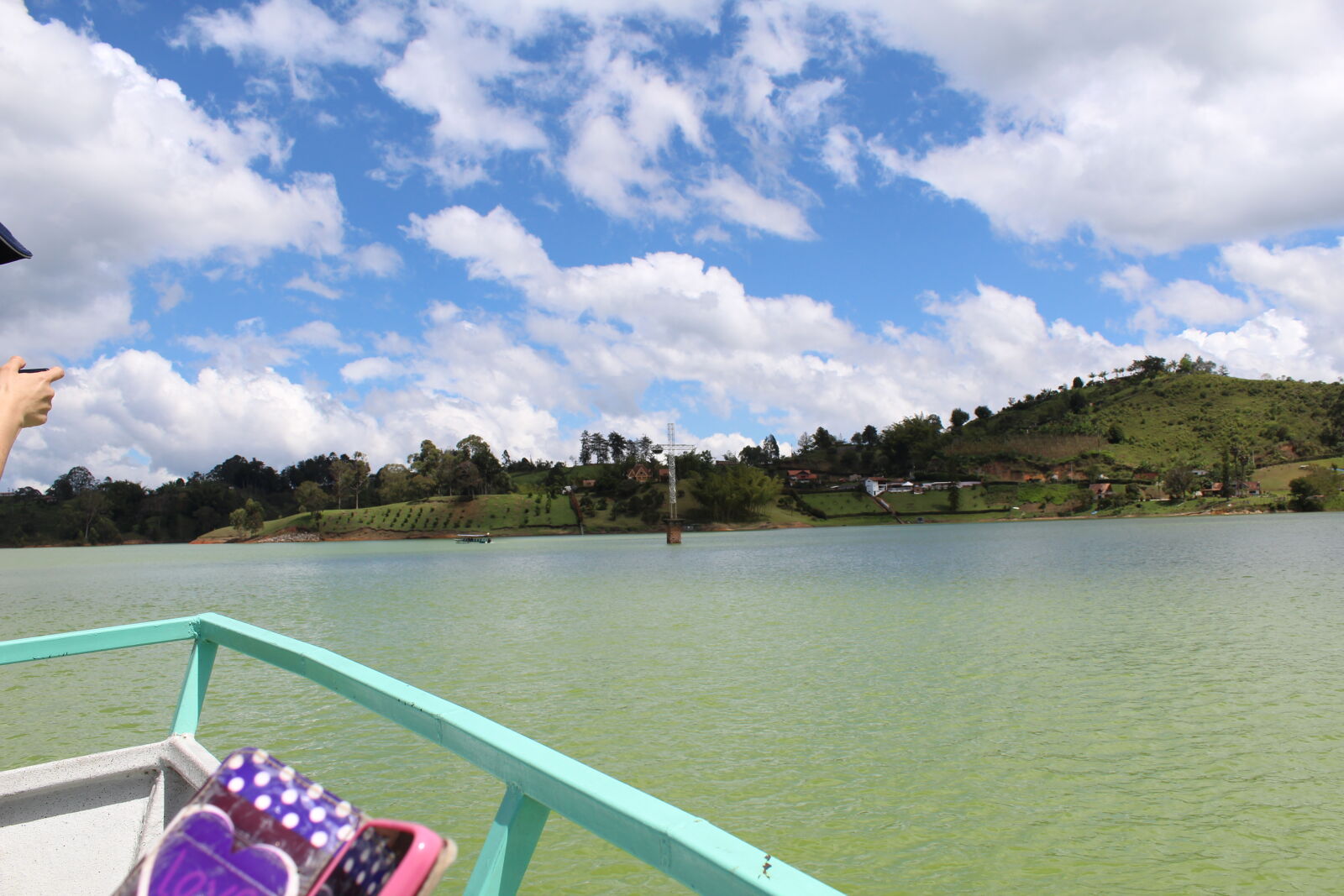 Canon EOS 1300D (EOS Rebel T6 / EOS Kiss X80) sample photo. Boat, cross, lake photography