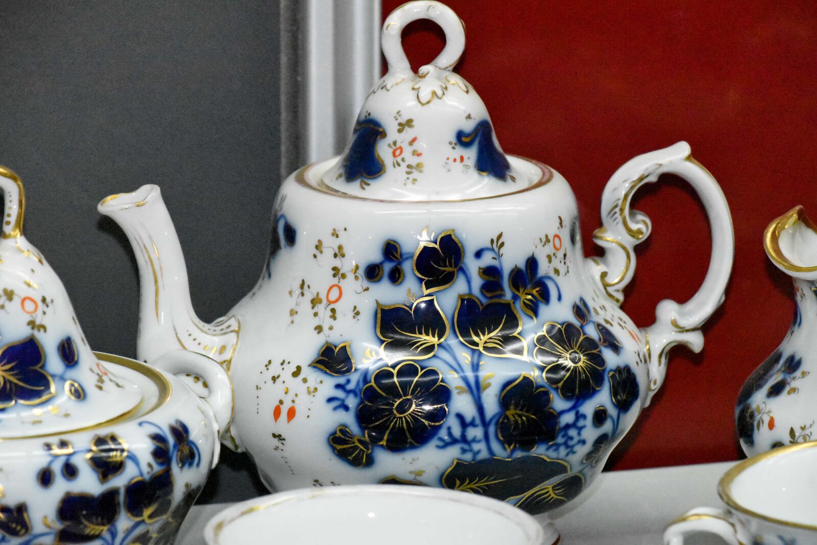Nikon D5500 sample photo. Porcelain, pottery, teapot, container photography