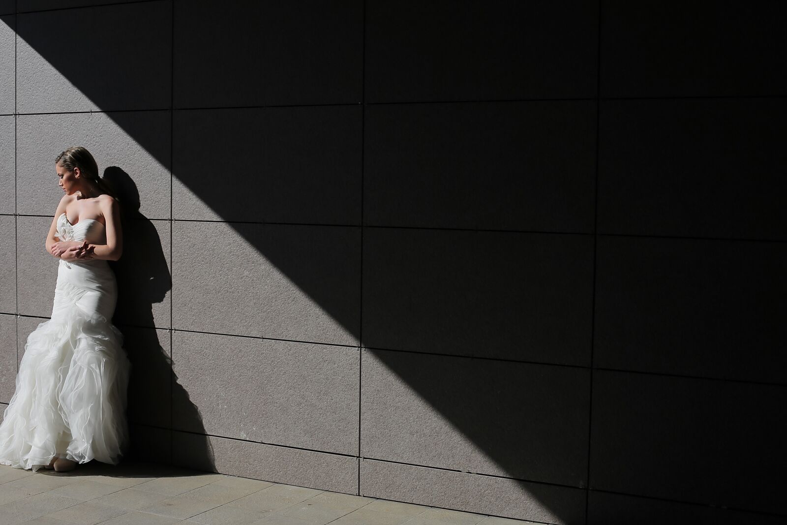 Canon EF 50mm F1.4 USM sample photo. Bride, alone, lines, shadow photography