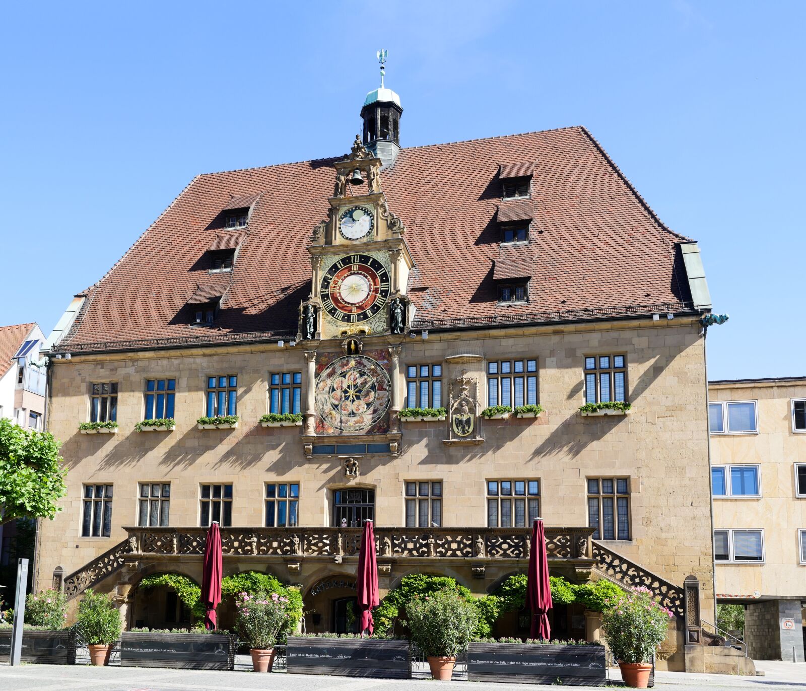 Panasonic Lumix DMC-GX8 + Panasonic Leica DG Summilux 25mm F1.4 II ASPH sample photo. Town hall, heilbronn, historically photography