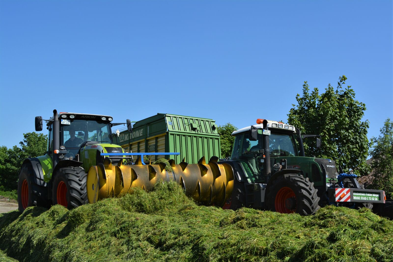 Nikon D5200 sample photo. Fendt, claas, crown photography