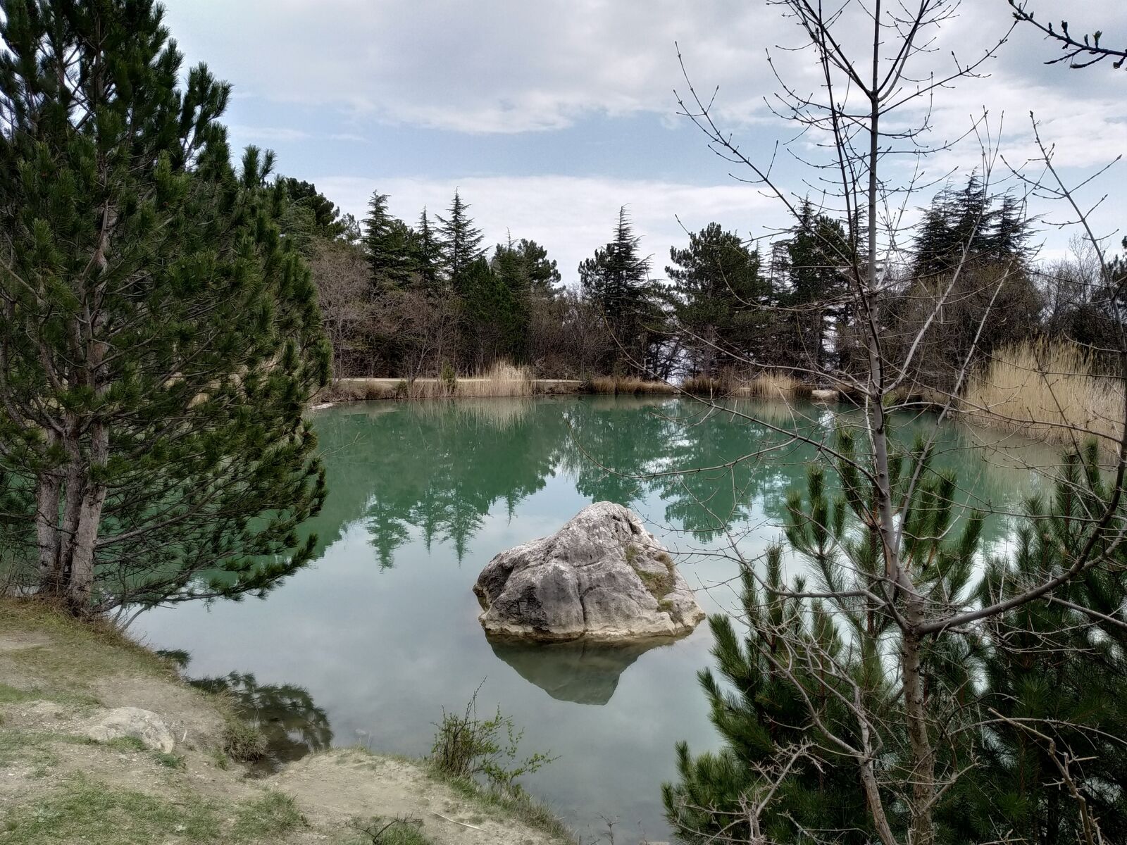 Xiaomi Mi A2 Lite sample photo. Crimea, lake, landscape photography