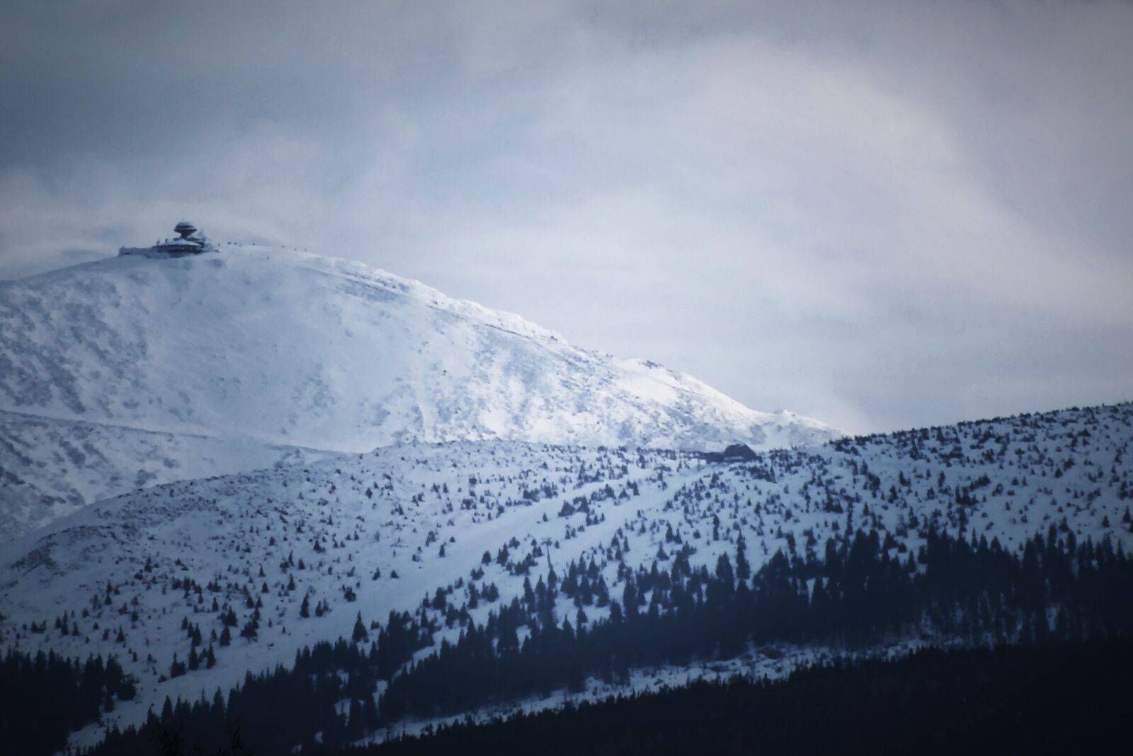 FujiFilm FinePix HS20 EXR (FinePix HS22 EXR) sample photo. Mountains, white, landscape photography