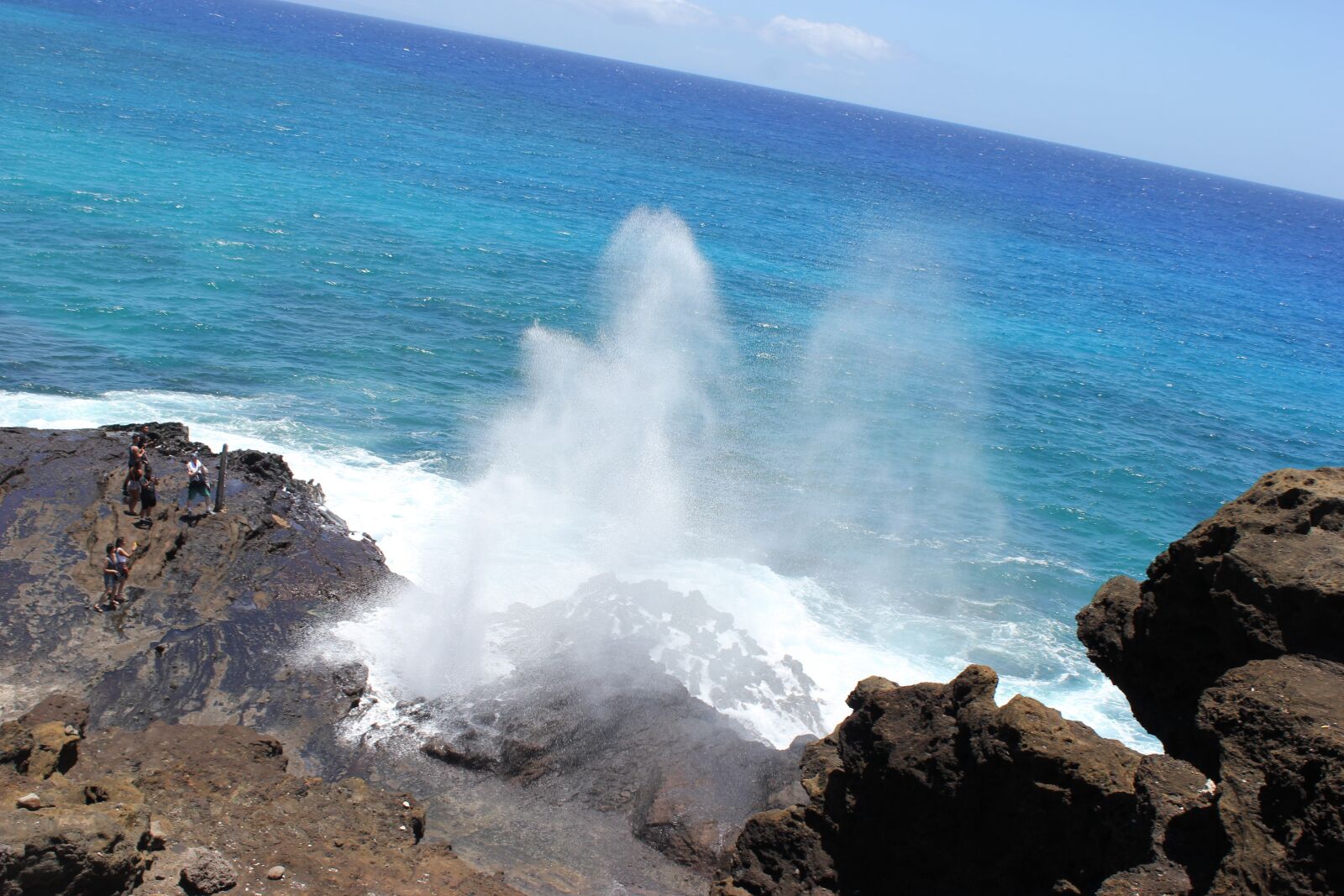 Canon EOS 550D (EOS Rebel T2i / EOS Kiss X4) sample photo. Hawaii, rocks, ocean photography