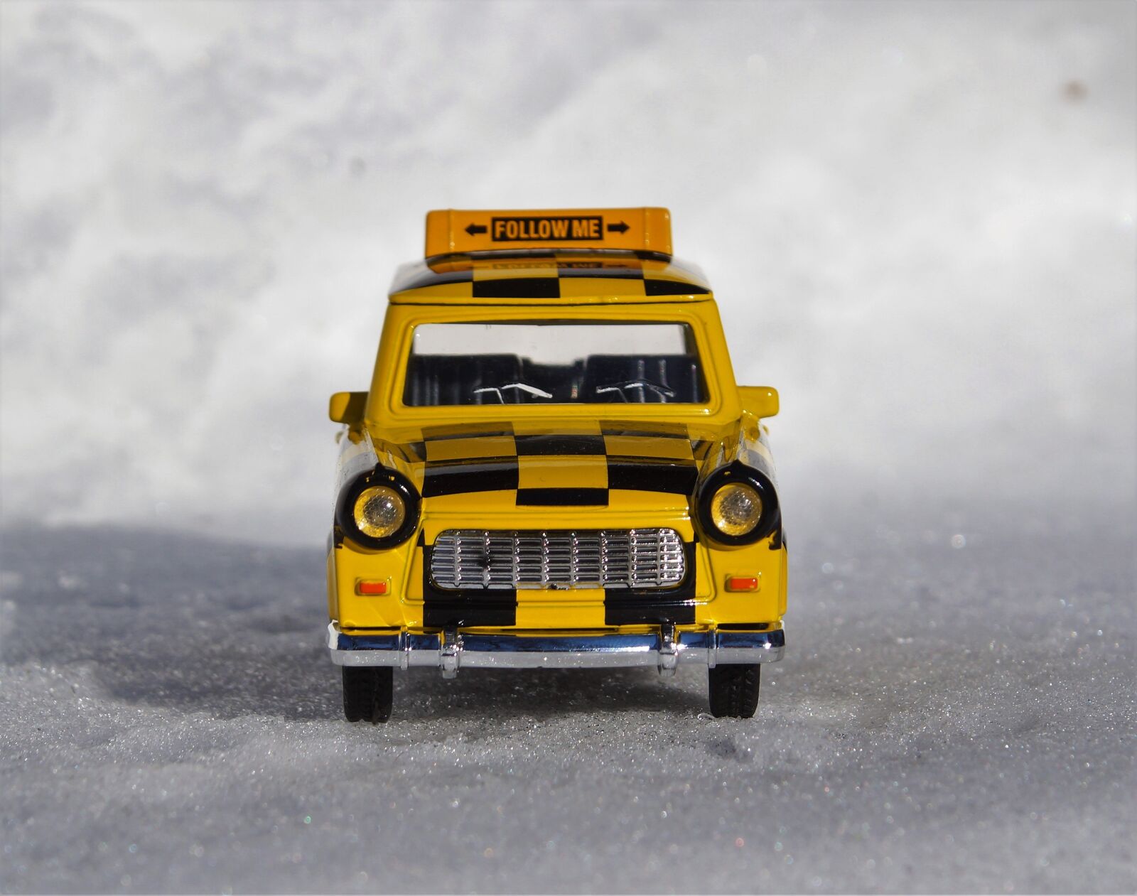 Sony DT 18-70mm F3.5-5.6 sample photo. Model car, satellite, auto photography