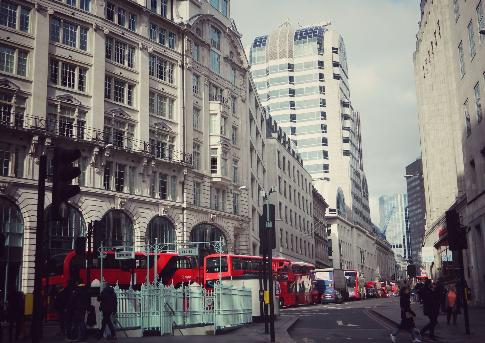 Nikon Coolpix L120 sample photo. London, red bus, city photography