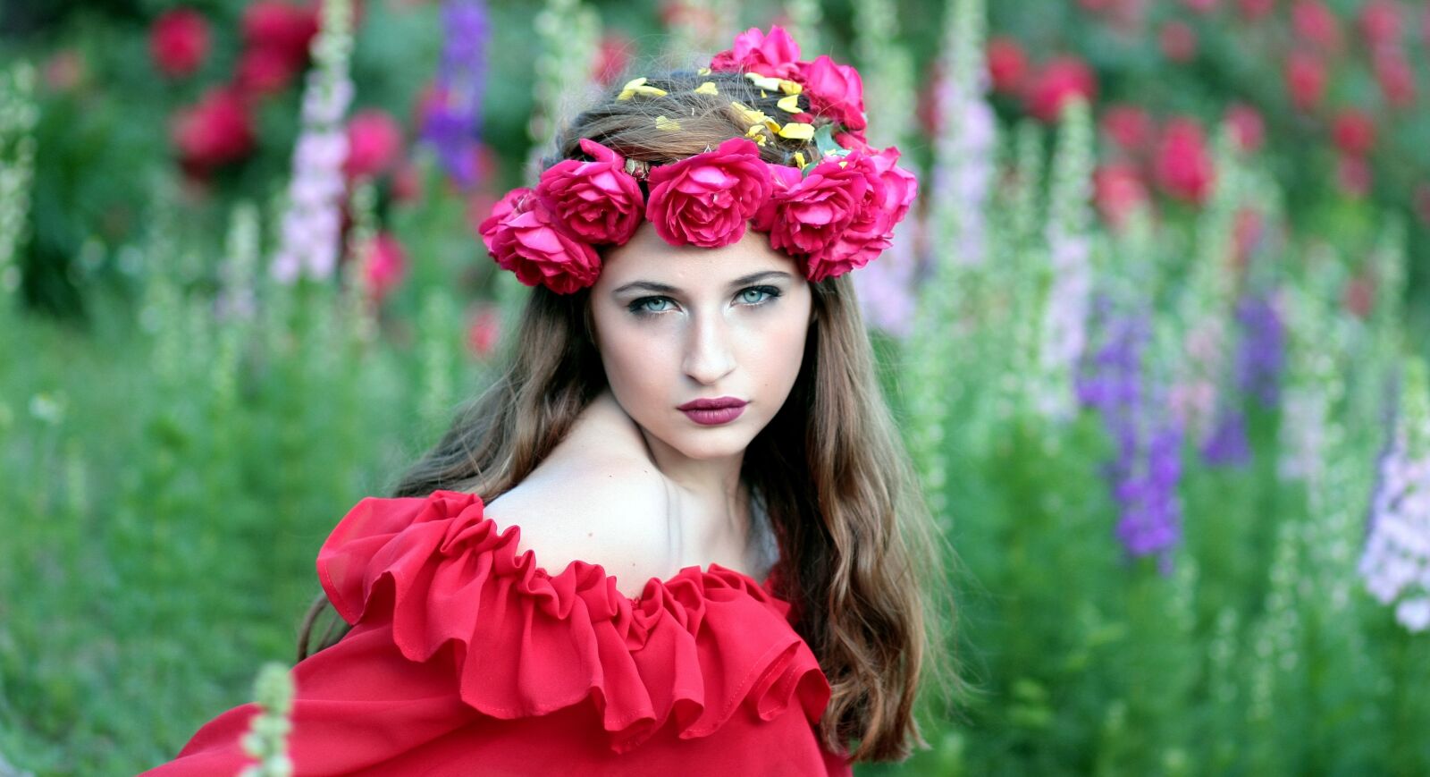 Canon EOS 450D (EOS Rebel XSi / EOS Kiss X2) sample photo. Girl, flowers, wreath photography