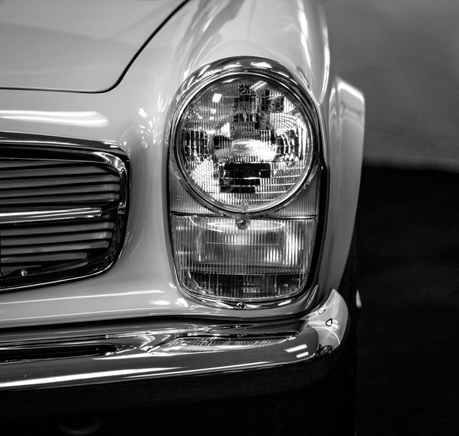 Canon EOS 70D + Canon EF 50mm F1.4 USM sample photo. Mercedes sl, mercedes benz photography