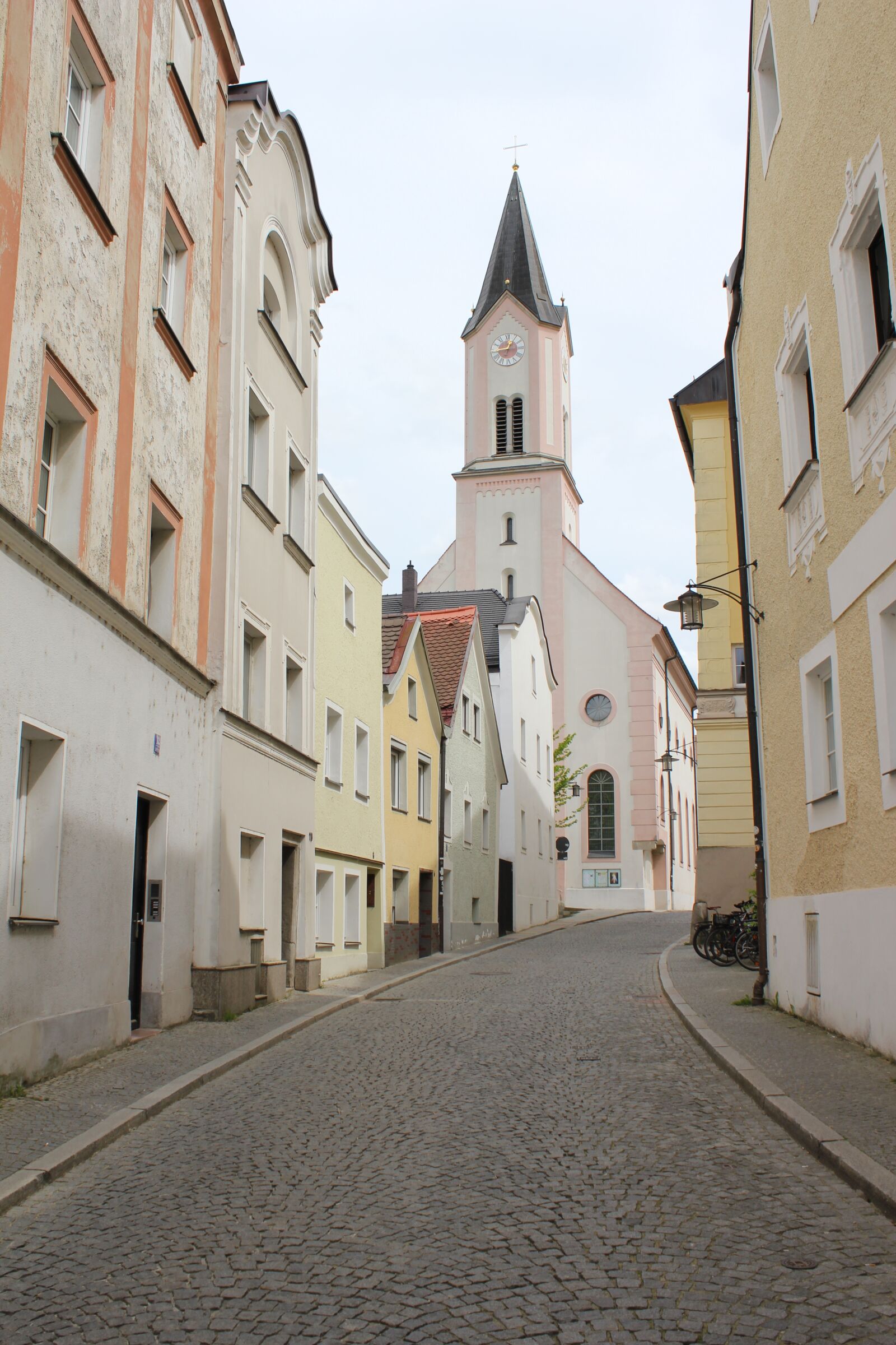 Canon EOS 550D (EOS Rebel T2i / EOS Kiss X4) sample photo. Passau, architecture, street photography