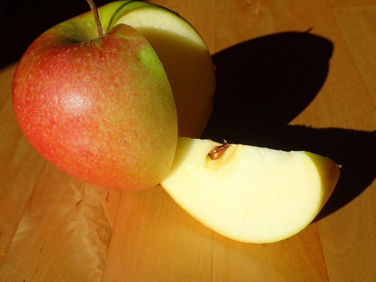 Olympus TG-4 sample photo. Apple, piece of apple photography