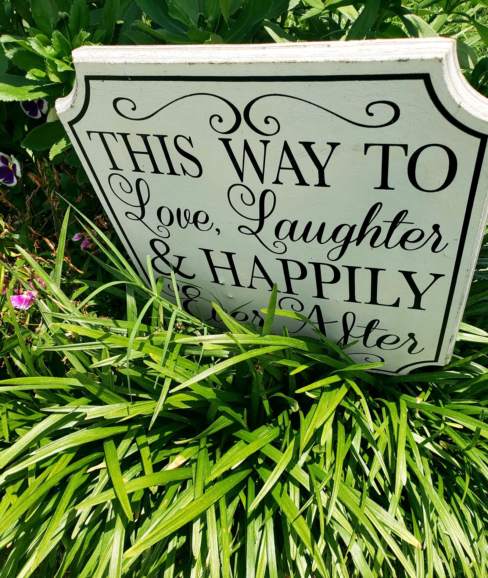 Samsung Galaxy Note9 sample photo. Garden wedding, wedding sign photography
