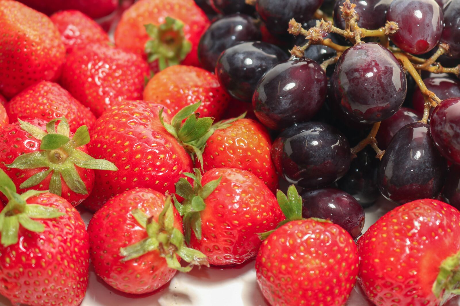 Canon EOS 80D sample photo. Strawberries, grapes, pineapple photography