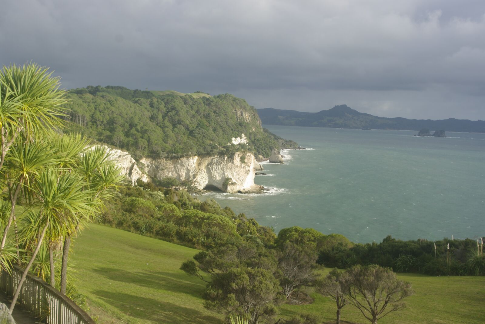 Pentax K20D sample photo. New zealand, coast, sea photography