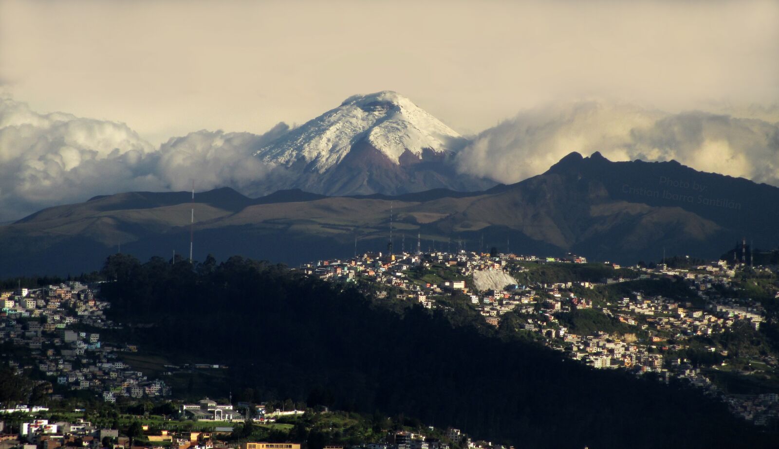 Canon PowerShot A4000 IS sample photo. City, mountain, volcano photography
