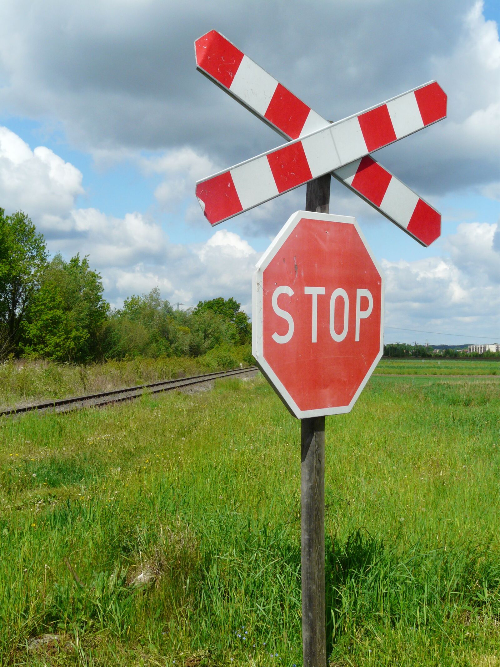 Panasonic DMC-FZ18 sample photo. Stop, sign, warning photography
