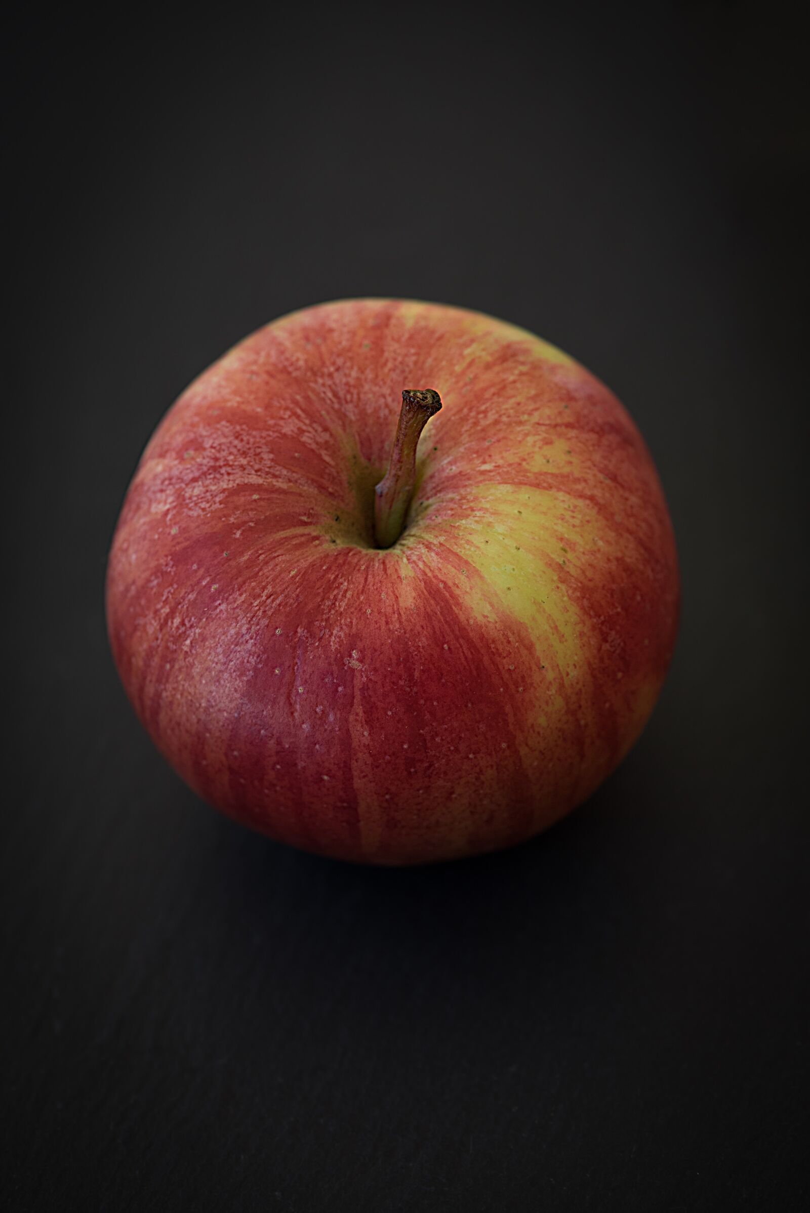Nikon D750 sample photo. Apple, natural product, fruit photography