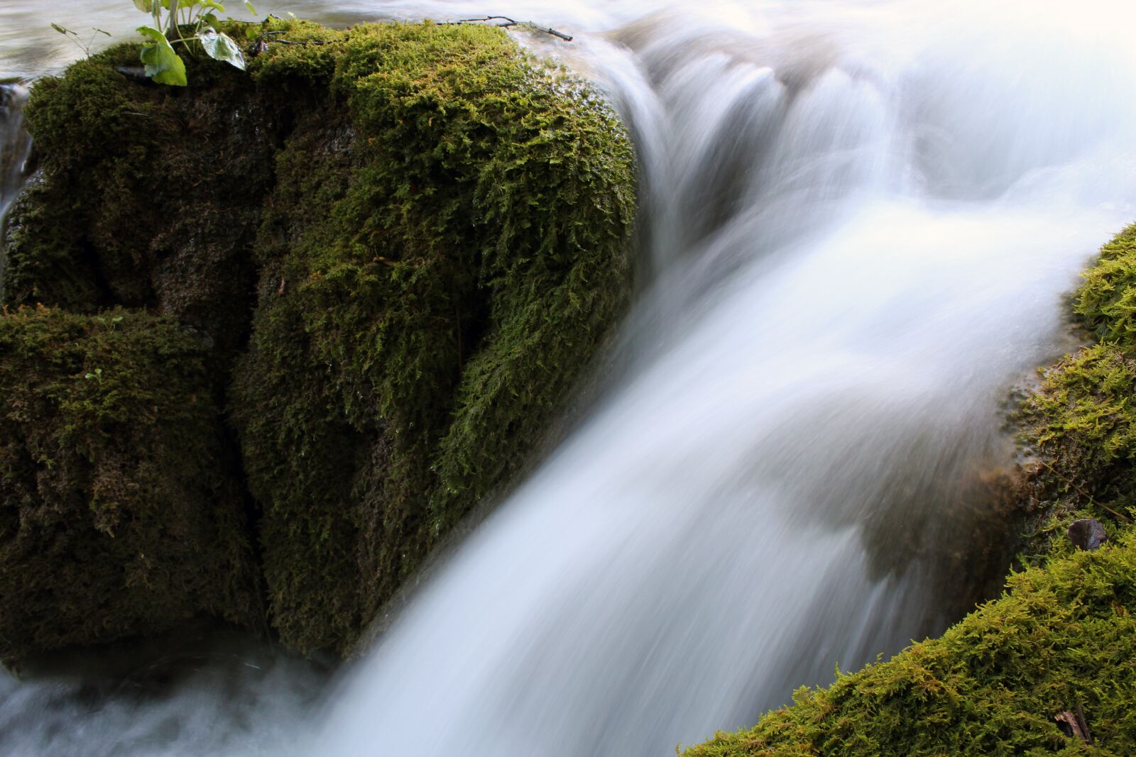 Canon EOS 600D (Rebel EOS T3i / EOS Kiss X5) sample photo. Waterfall, water, long exposure photography