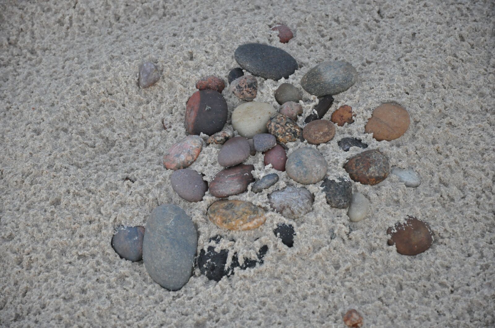 Nikon D90 sample photo. Pebbles, beach, sand photography