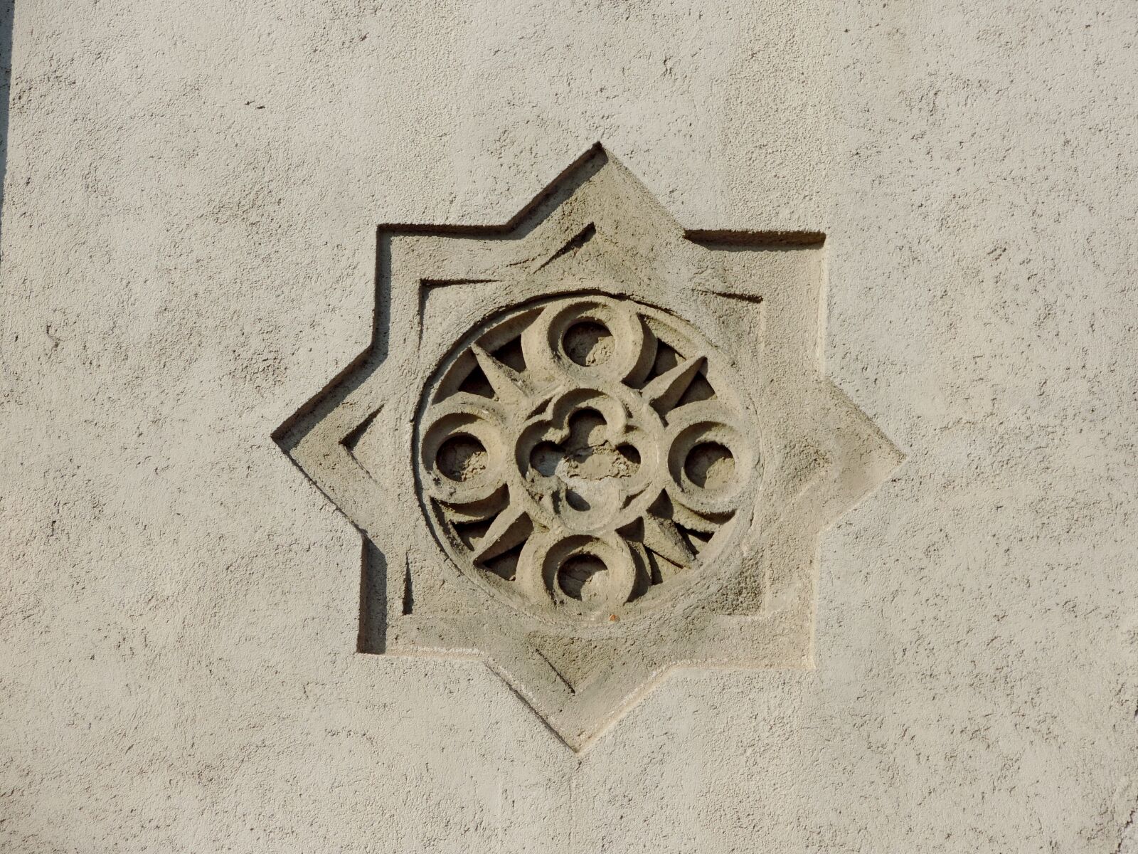 Nikon Coolpix P520 sample photo. Arabesque, facade, old, wall photography