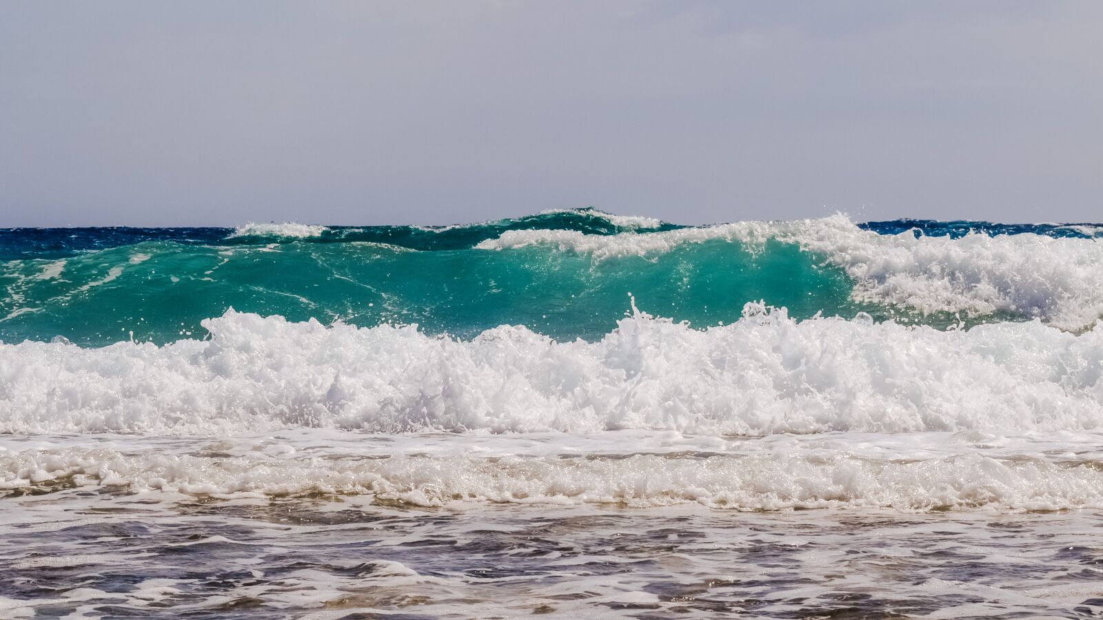 Nikon D3300 sample photo. Waves, foam, spray photography