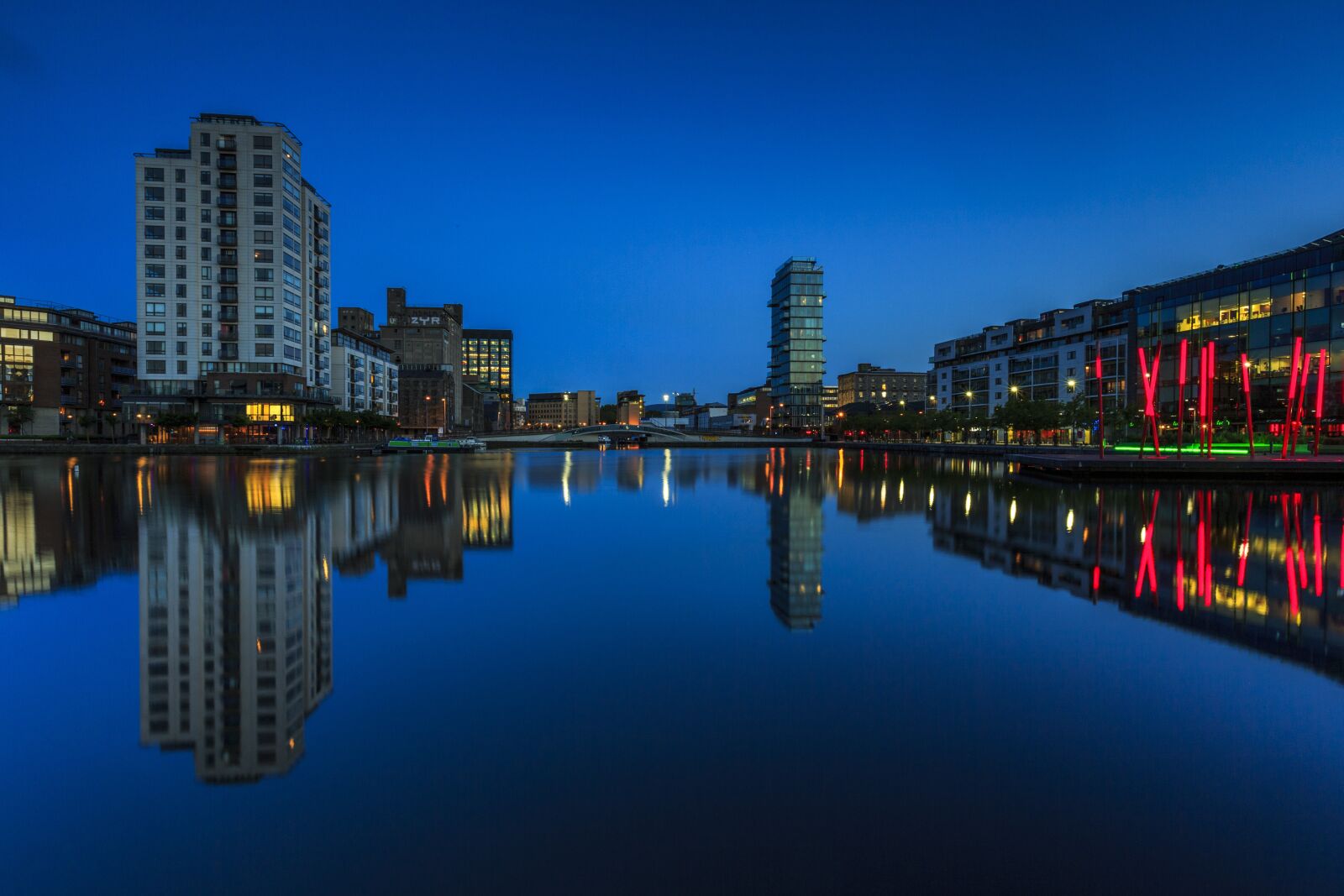 Canon EF 16-35mm F2.8L II USM sample photo. Dublin, night, blue photography
