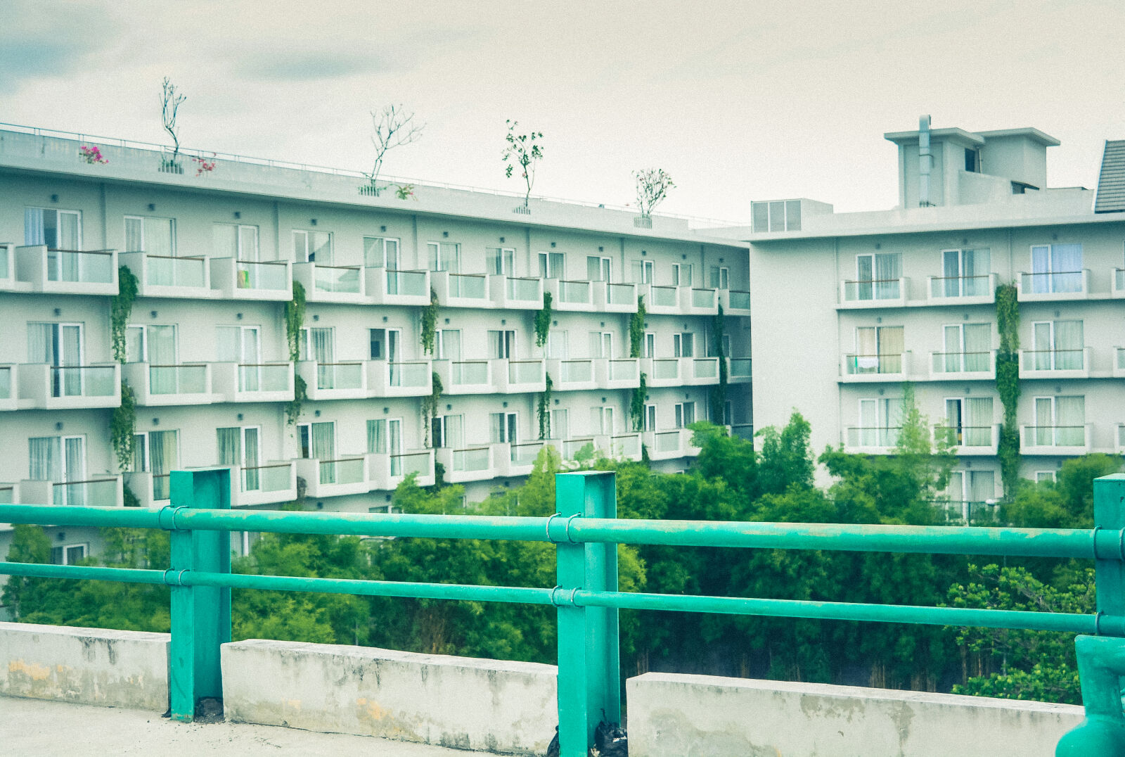 Nikon D5200 sample photo. Apartment, apartment, building, apartments photography
