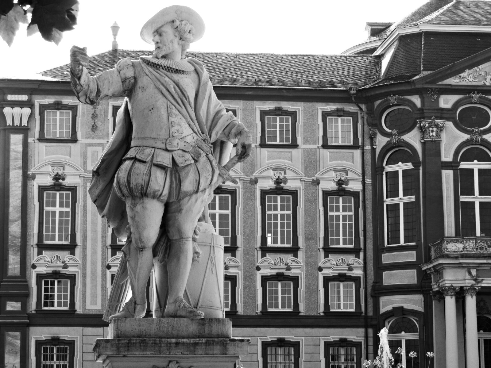Canon PowerShot SX30 IS sample photo. Monument, architecture, sculpture photography