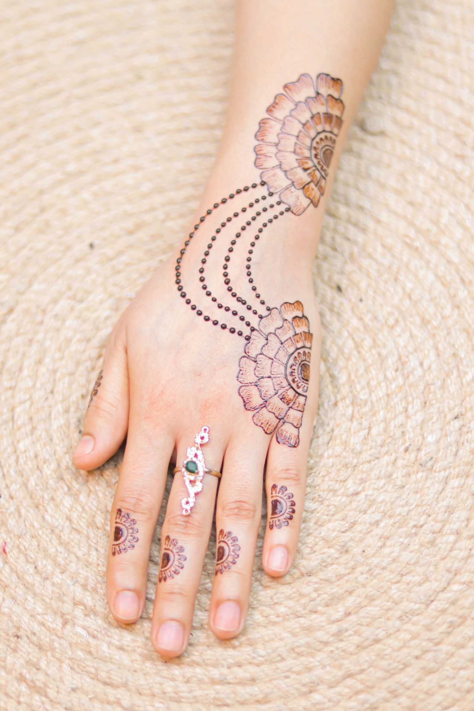 Canon EOS 80D sample photo. Jewellery, henna art, girl photography