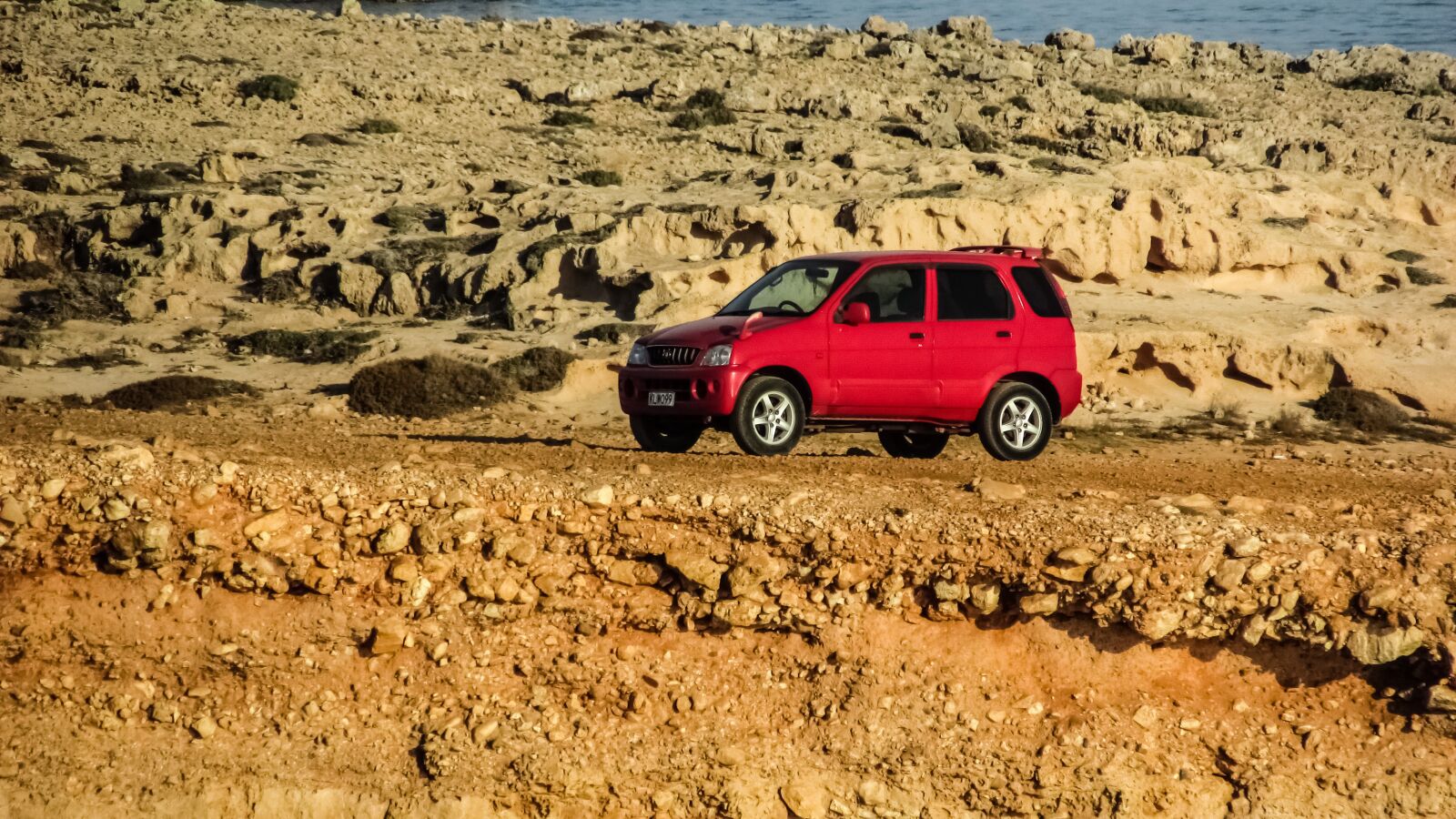 Canon PowerShot SX400 IS sample photo. Car, suv, off road photography