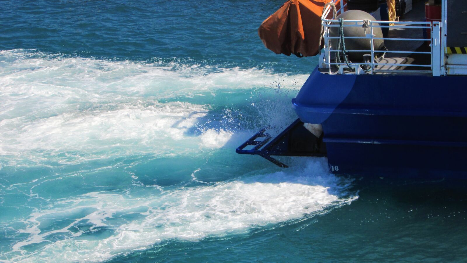 Canon PowerShot SX400 IS sample photo. Propeller, engine, power photography