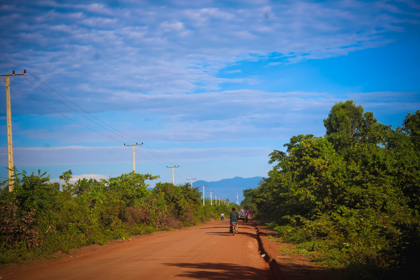 Canon EOS 1200D (EOS Rebel T5 / EOS Kiss X70 / EOS Hi) sample photo. Cambodia, rural, kid, farmer photography
