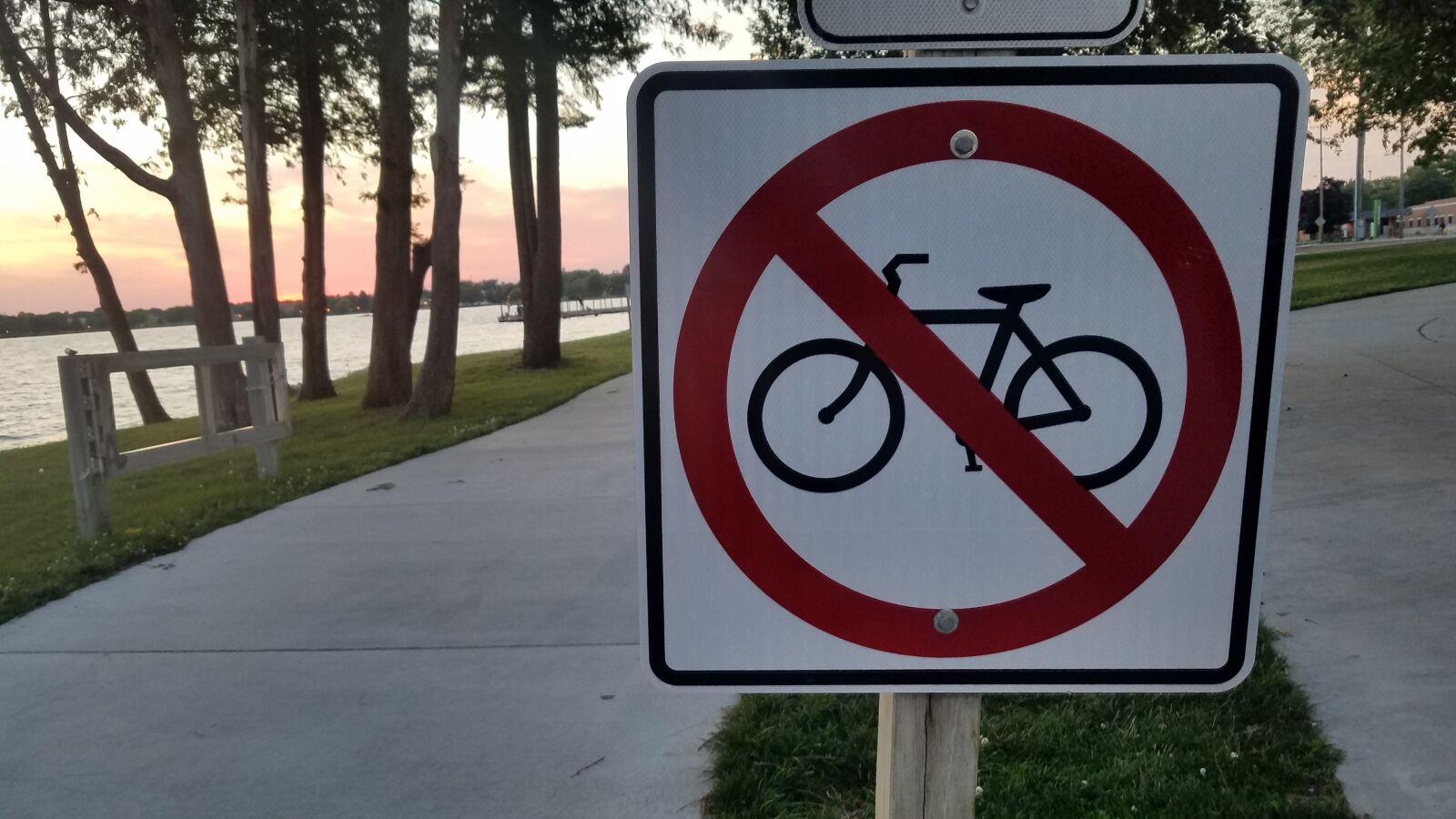 Samsung Galaxy S7 sample photo. Public sign, michigan, lake photography