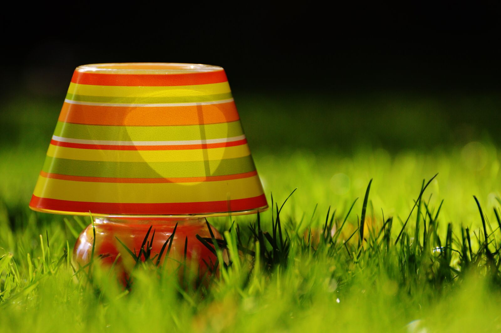 Nikon D3200 sample photo. Lamp, romantic, stripes photography