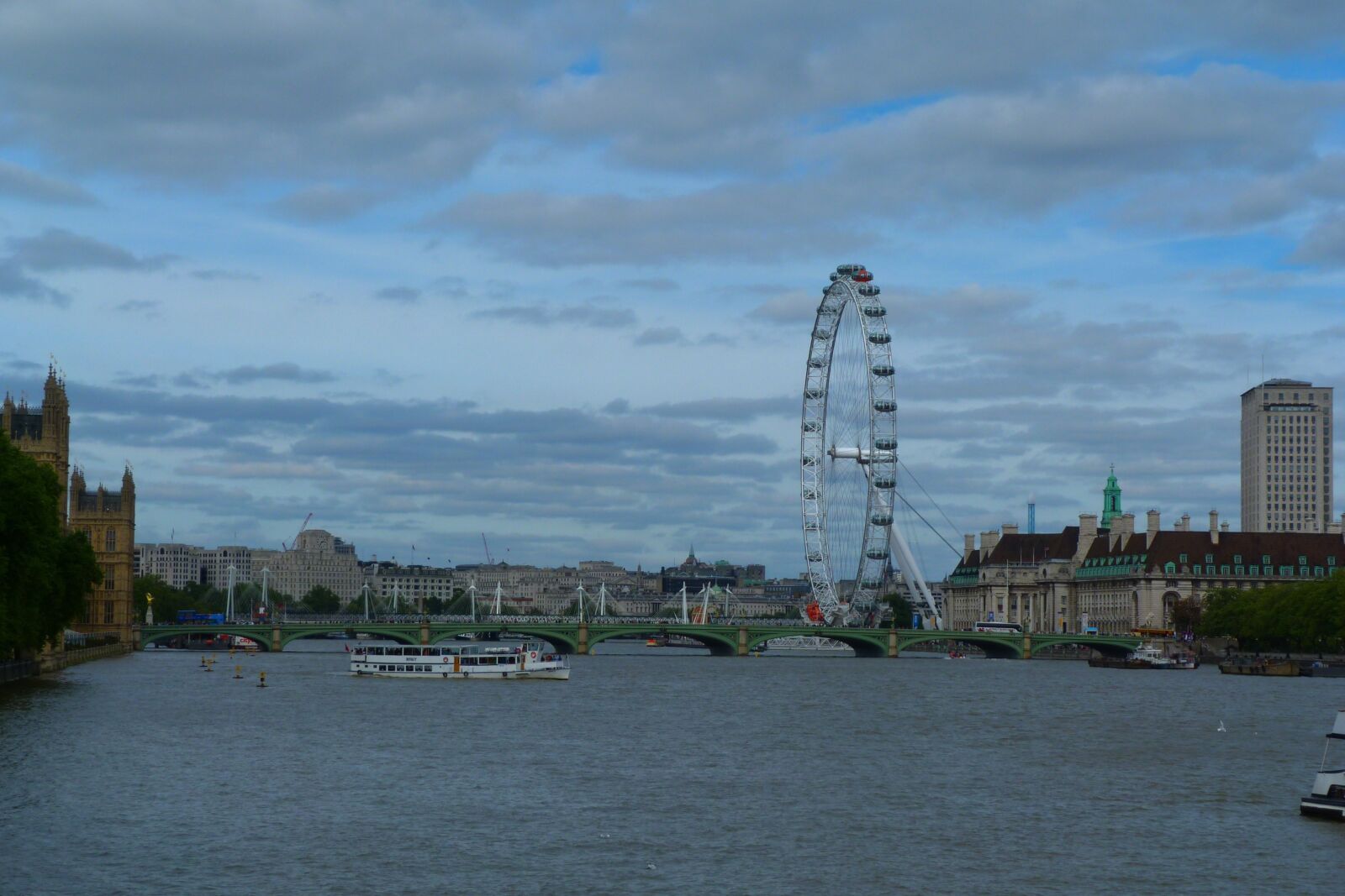 Panasonic Lumix DMC-FZ40 (Lumix DMC-FZ45) sample photo. Architecture, london, eye photography