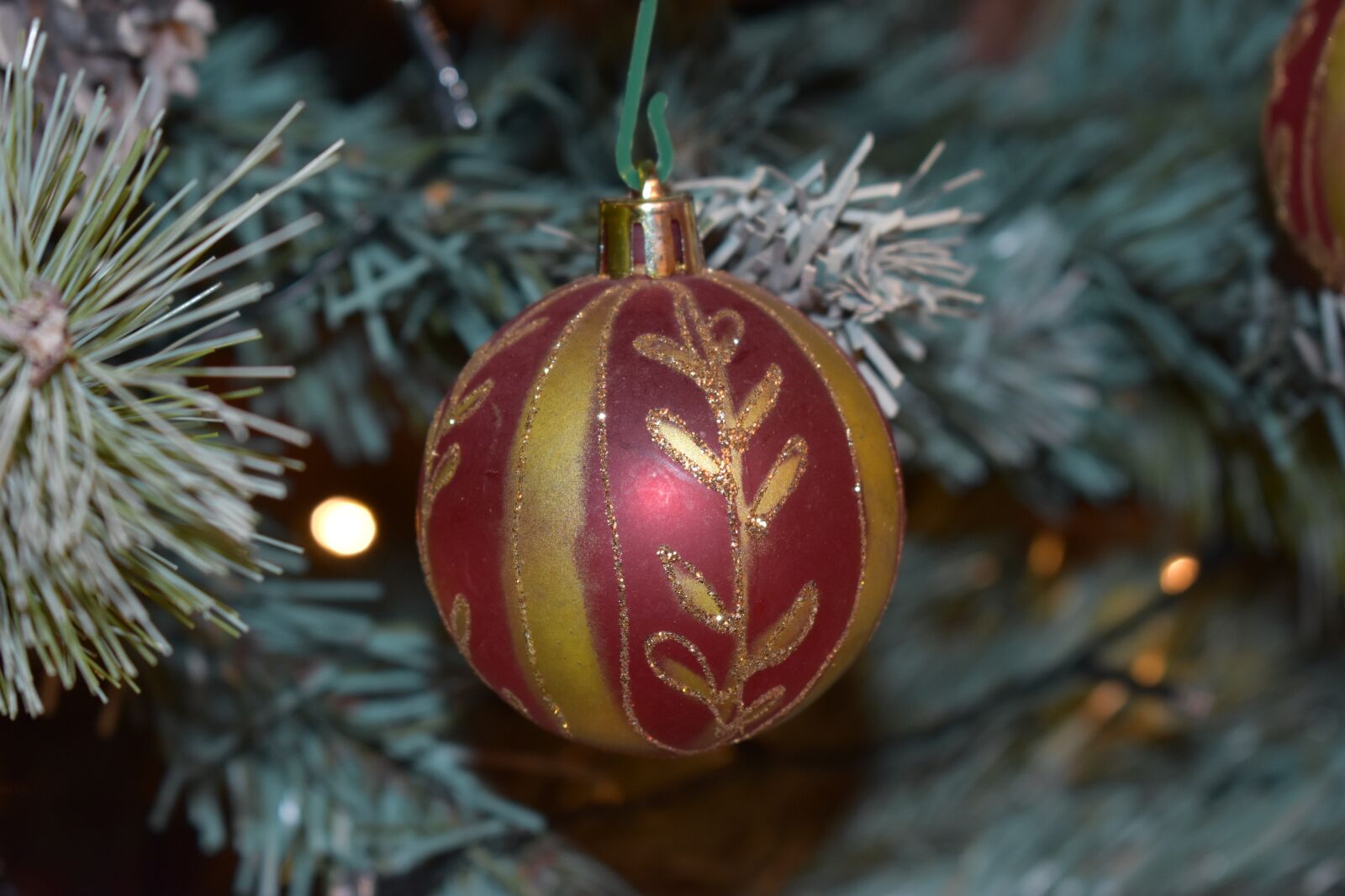 Nikon D5600 sample photo. Christmas, tree, decorations photography