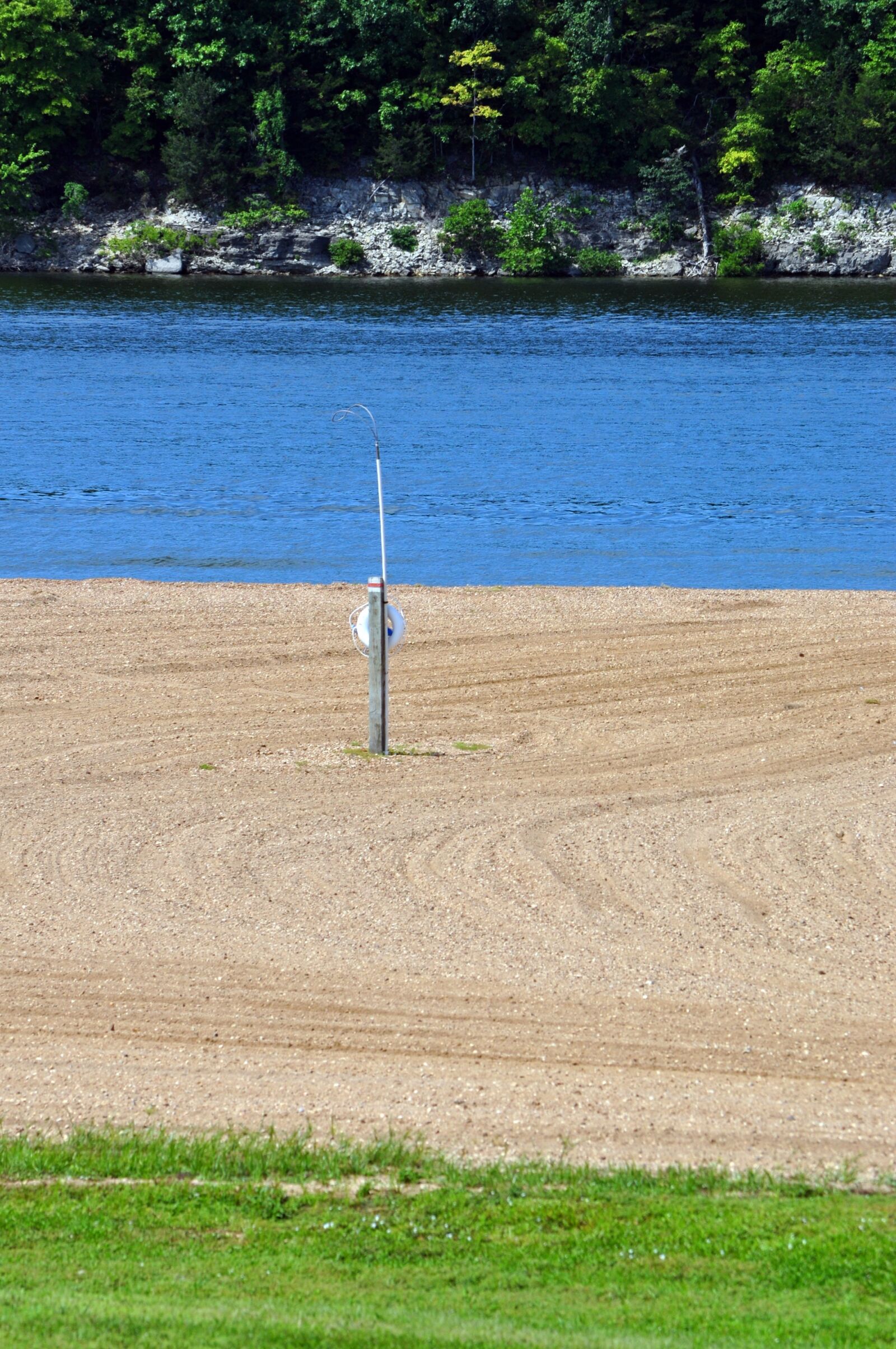 Nikon D5000 sample photo. Beach, water, sand photography