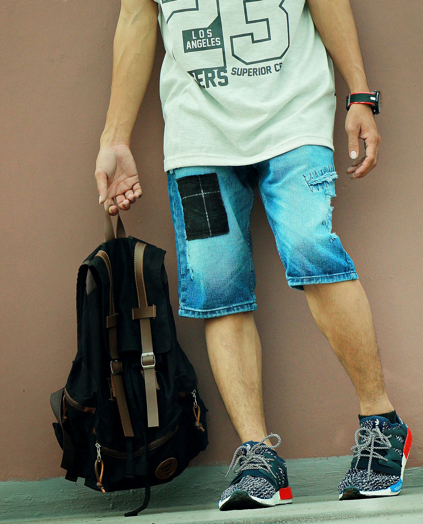 Canon EOS 550D (EOS Rebel T2i / EOS Kiss X4) sample photo. Adidas, shoes, bags photography