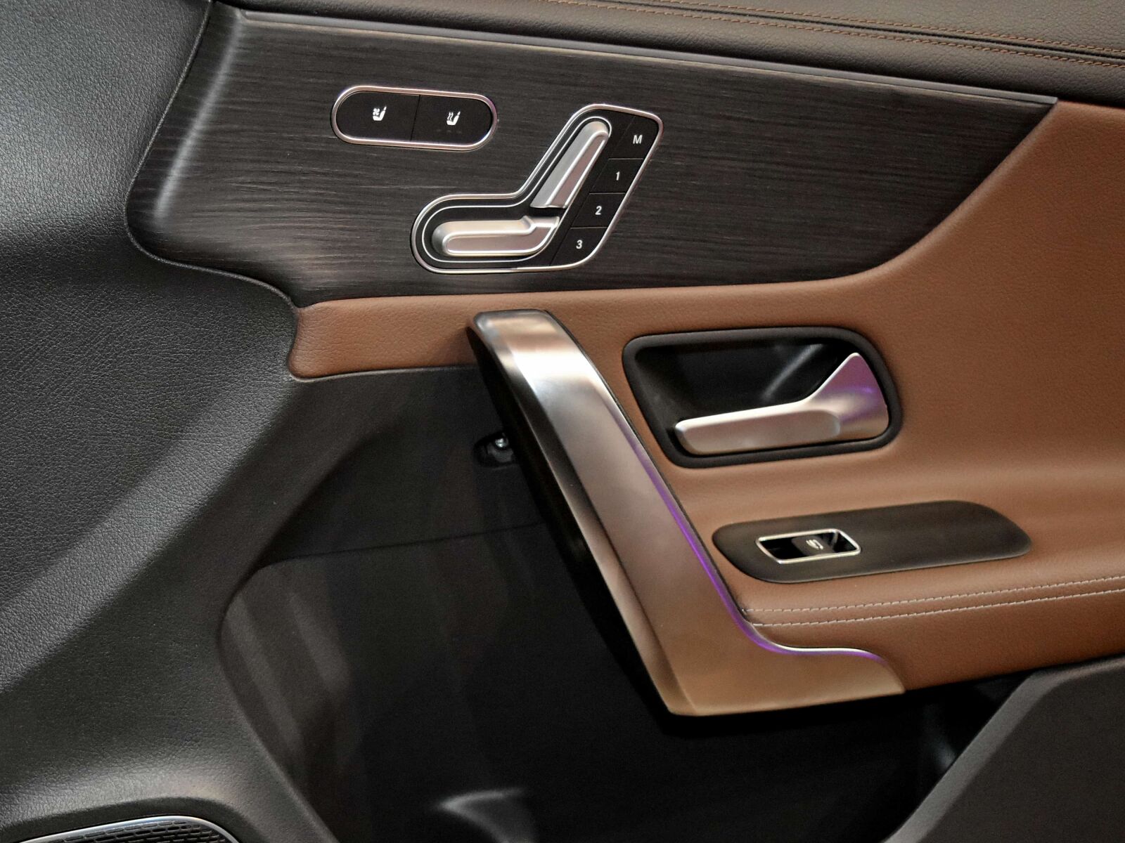 Nikon D5500 sample photo. Car seat, door, car photography