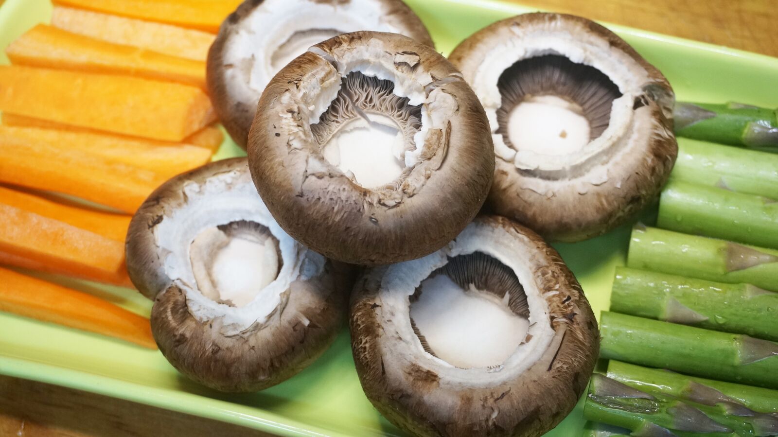 Sony Alpha NEX-5T sample photo. Vegetable, mushroom, carrot photography
