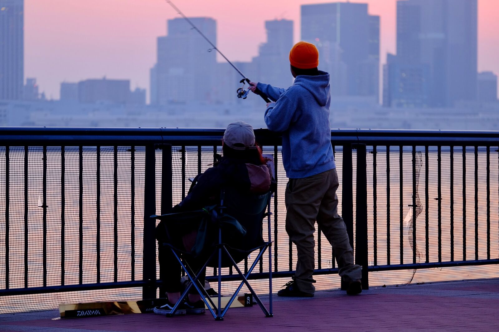 Fujifilm XF 55-200mm F3.5-4.8 R LM OIS sample photo. Fishing, twilight, urban area photography