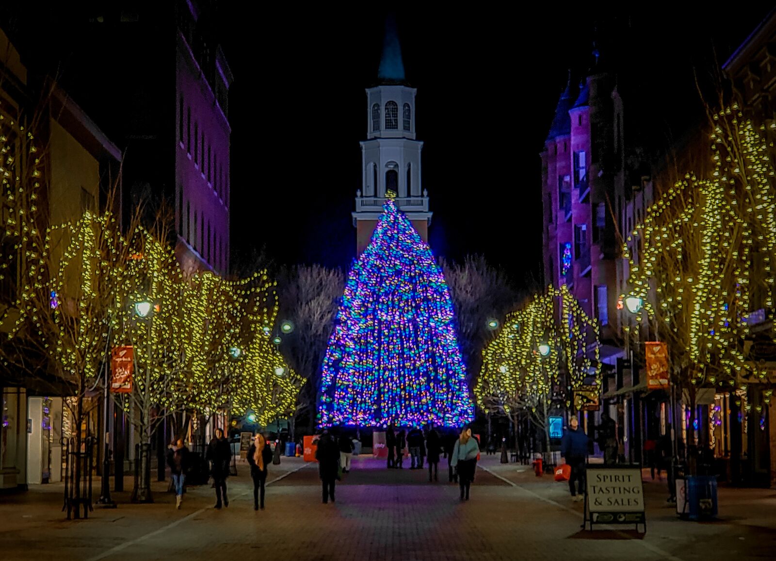 Samsung Galaxy S10 sample photo. Church street, burlington, vermont photography