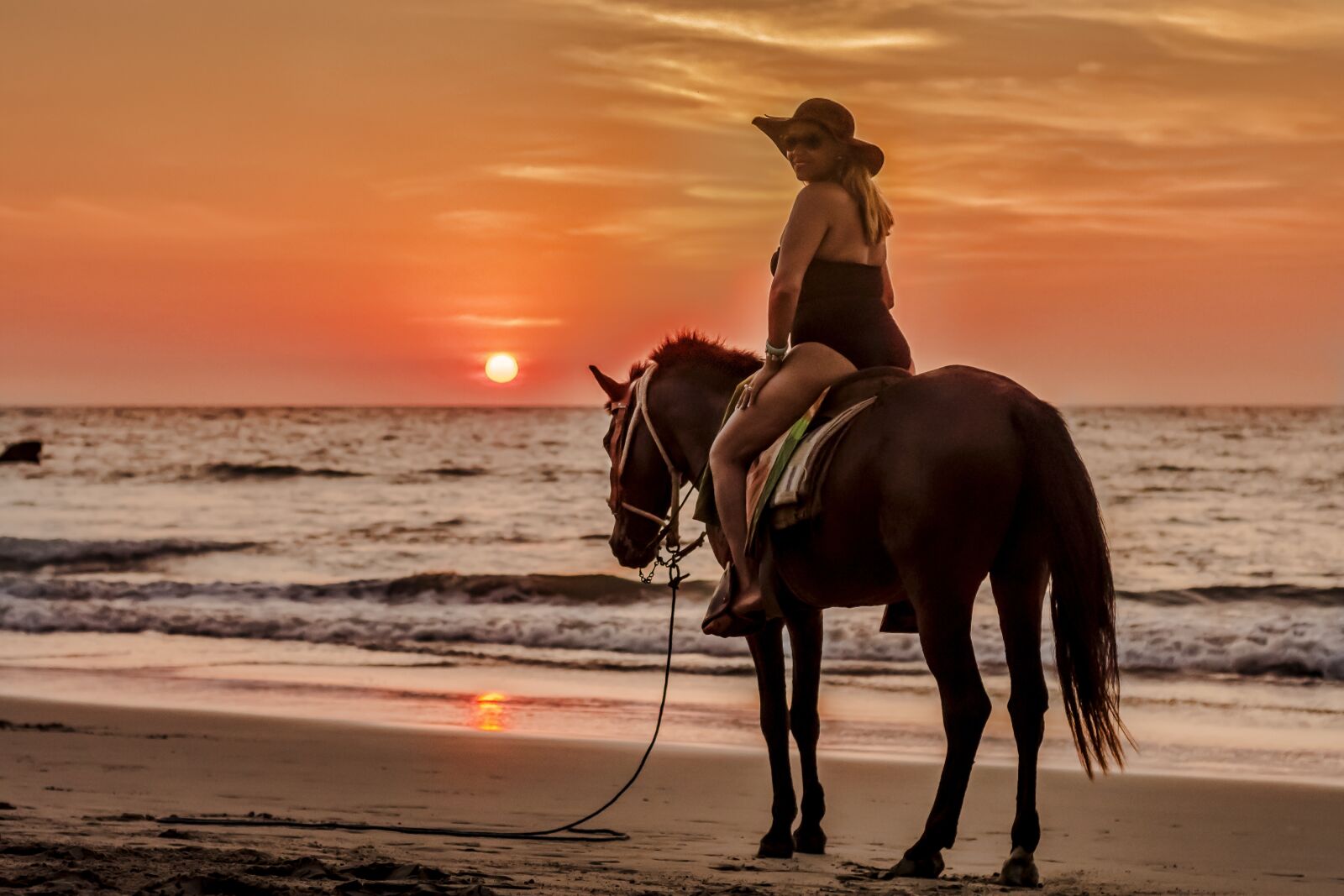Nikon D7200 sample photo. Sunset, beach, sun photography
