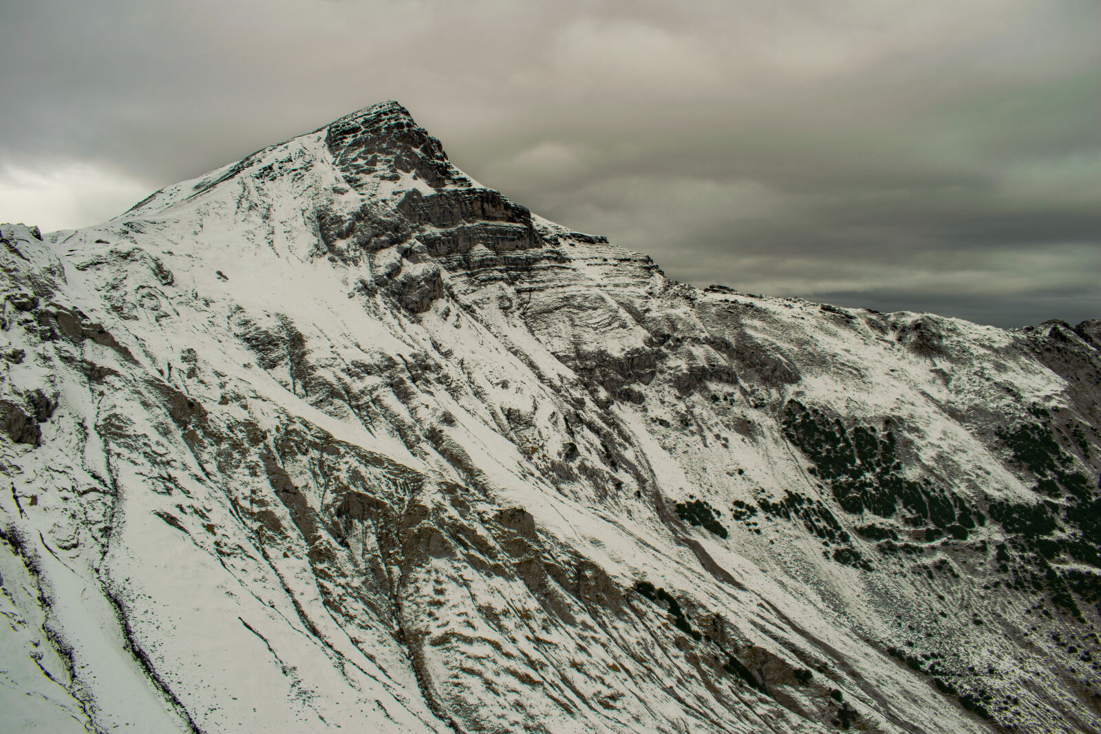 Nikon AF-S DX Nikkor 18-55mm F3.5-5.6G II sample photo. Snow, mountain, alps, mountain photography