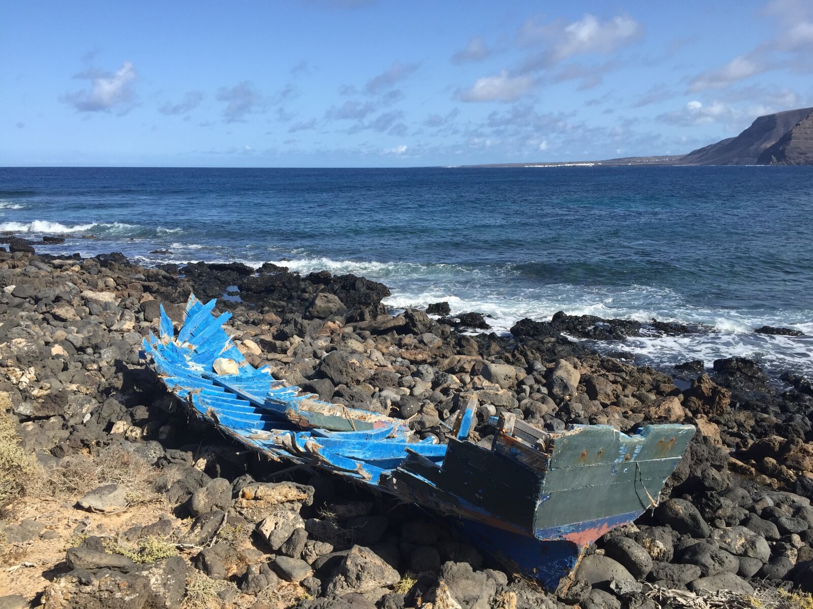 Apple iPhone 6 sample photo. Shipwreck, barca, blue photography