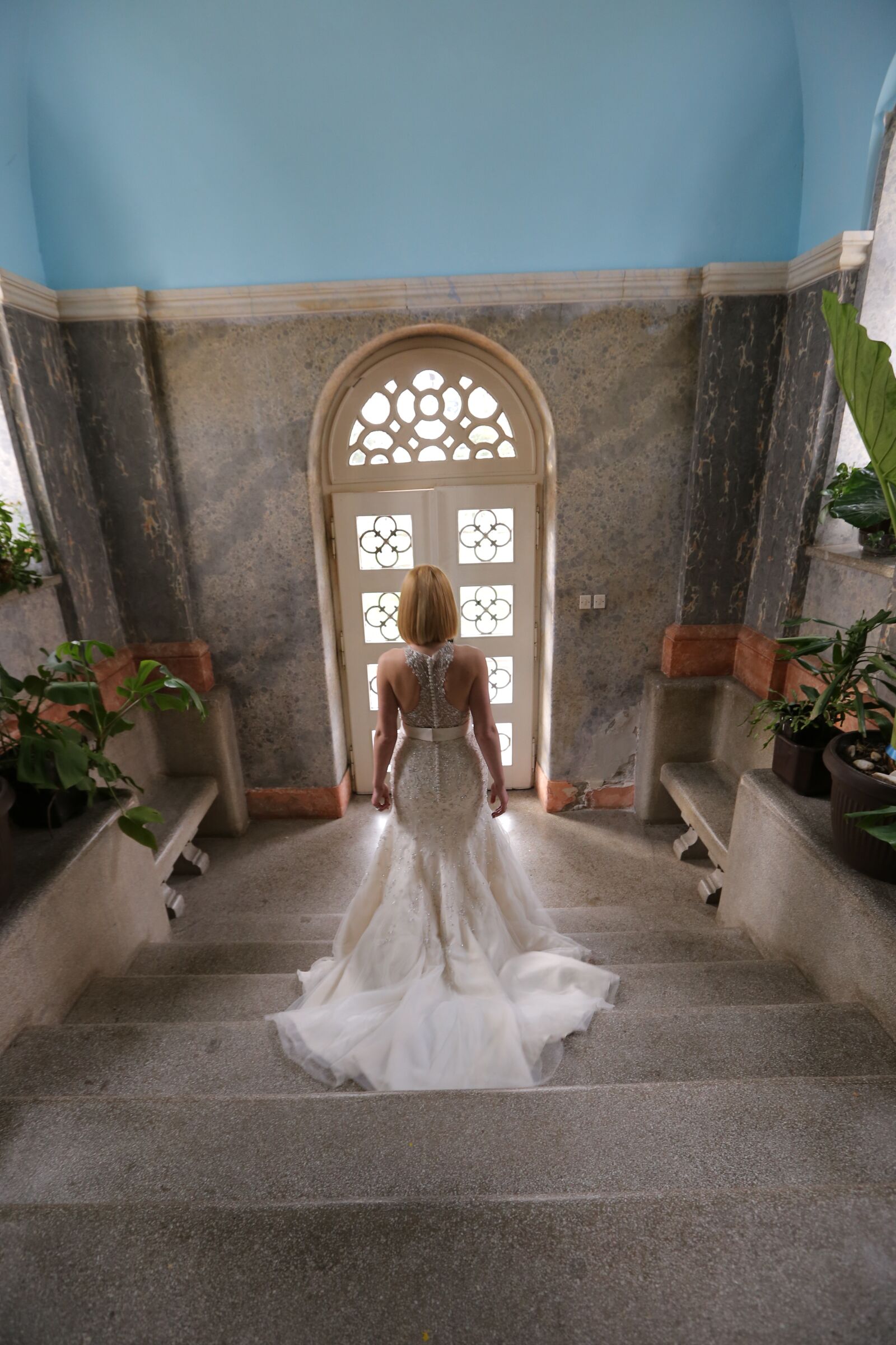Canon EF 16-35mm F2.8L II USM sample photo. Dress, gorgeous, pretty girl photography