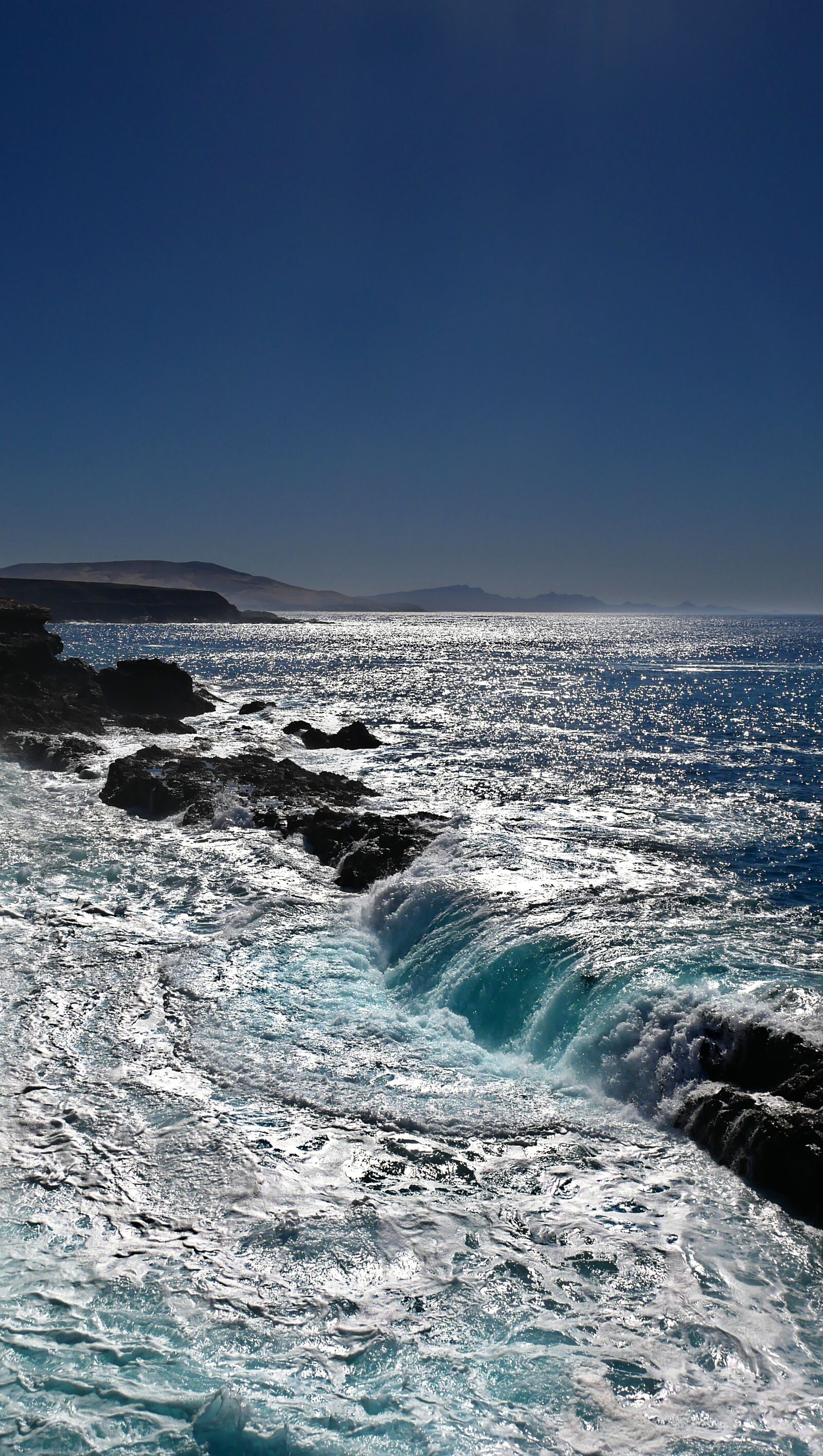 Panasonic Lumix DMC-GX85 (Lumix DMC-GX80 / Lumix DMC-GX7 Mark II) sample photo. Canary islands, sea, against photography