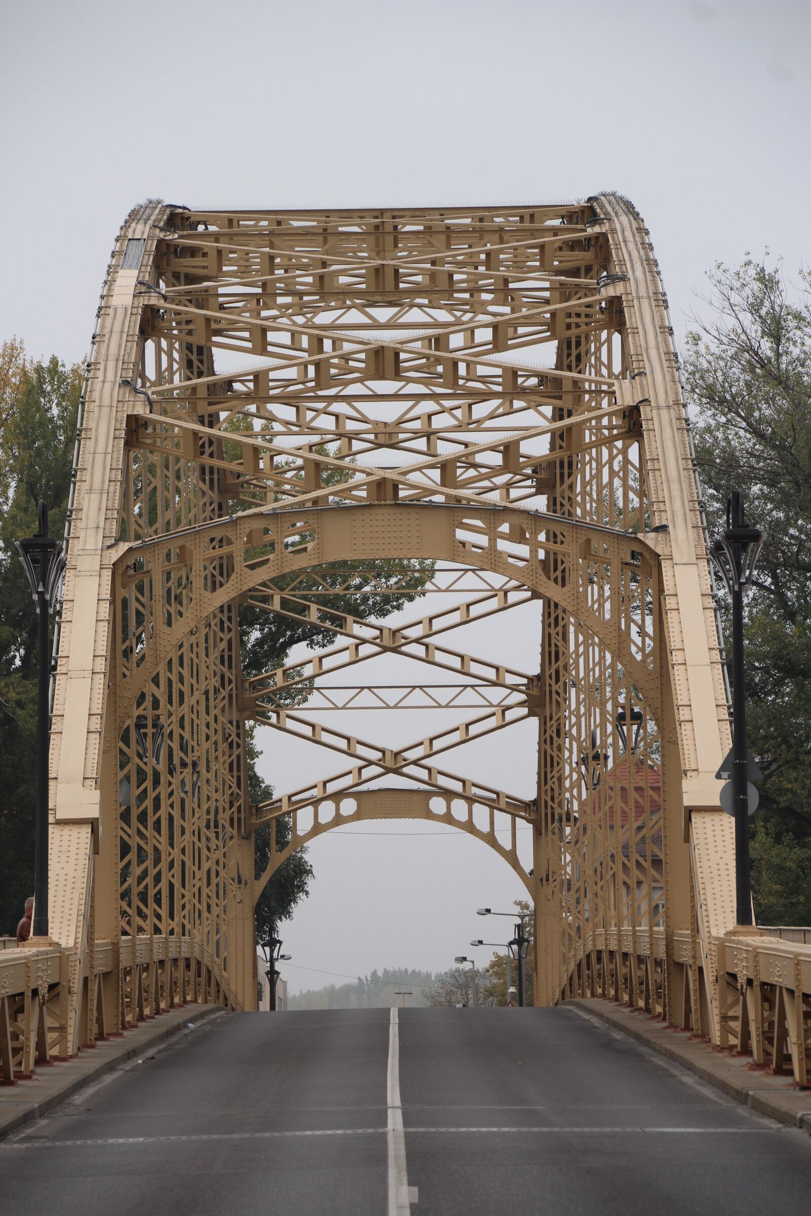 Canon EOS 1200D (EOS Rebel T5 / EOS Kiss X70 / EOS Hi) sample photo. Kossuth bridge, gy r photography