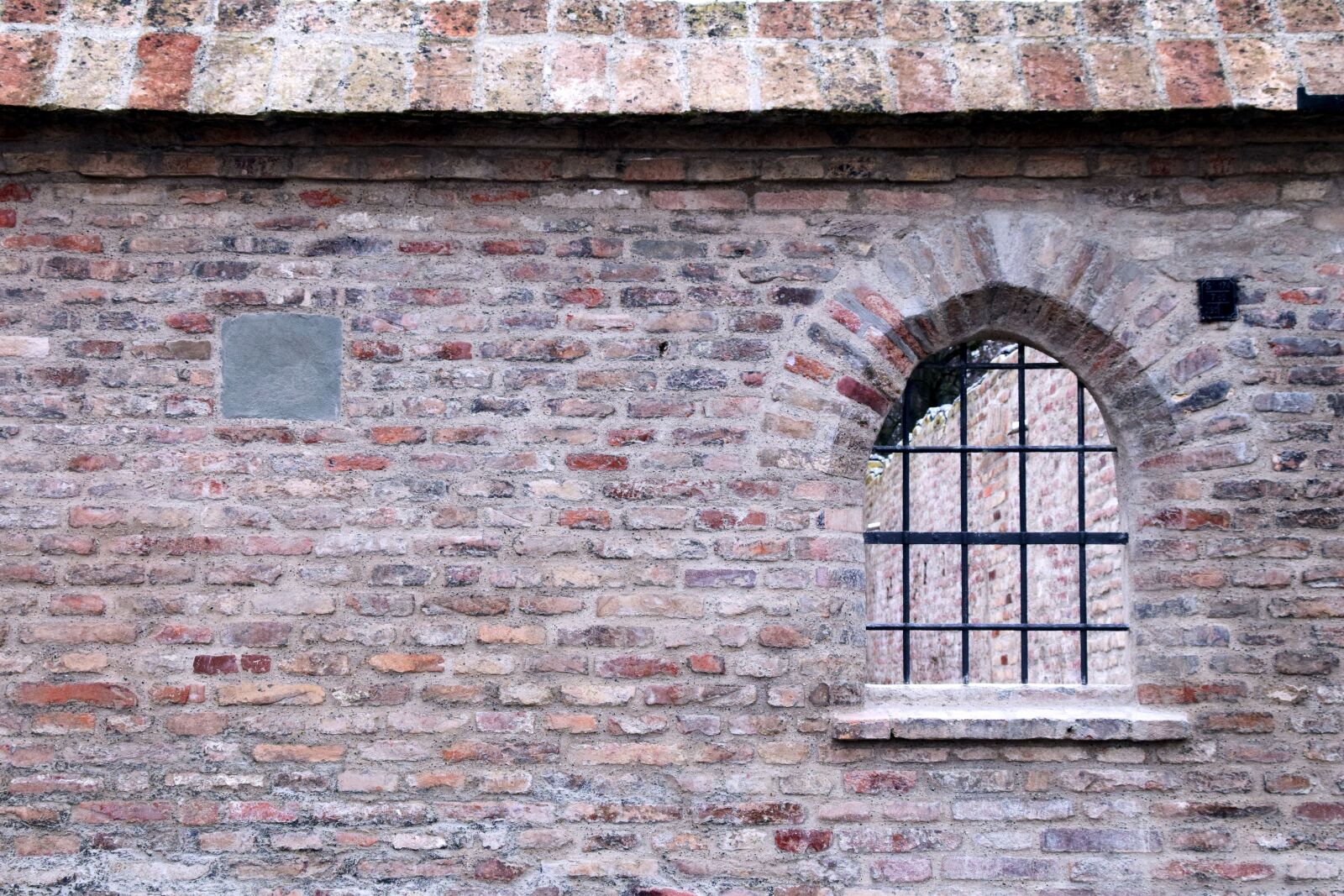 Nikon D3300 sample photo. Wall, background, stones photography